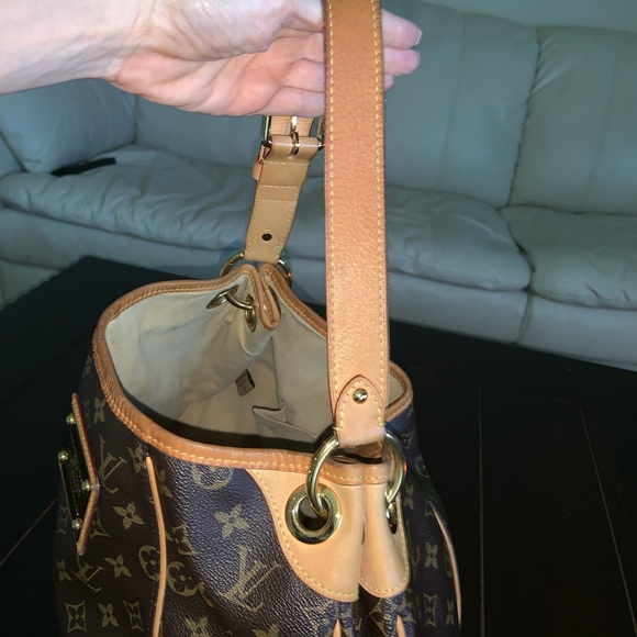 SOLD - Picture 4 of 8